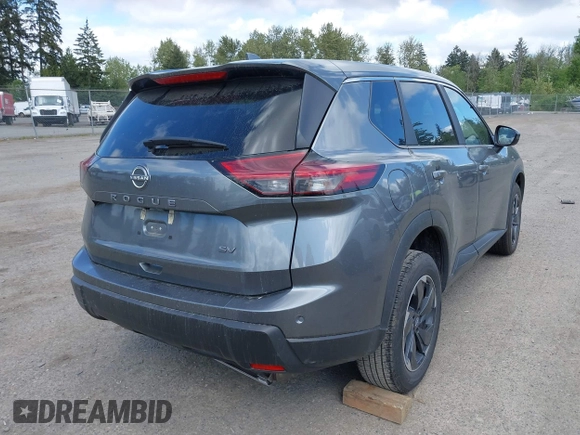 2024 Nissan Rogue SV z VIN 5N1BT3BA3RC672598, wystawiony jako IAAI lot #42279132 z przebiegiem 29 491 mil mil oraz . Historia ofert i sprzedaży dostępna na DreamBid. Obrazek 4.