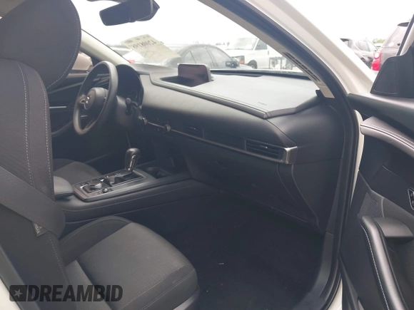 2021 Mazda CX-30 S with VIN 3MVDMAAL3MM228581, listed as a IAAI auction lot 42008198 with 44,132 mi miles and . Bid and sale history available at DreamBid. Image 5.