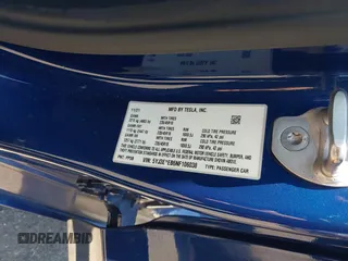 2022 Tesla Model 3 Long Range z VIN 5YJ3E1EB6NF106038, wystawiony jako IAAI lot #42214585 z przebiegiem 40 667 mil mil oraz . Historia ofert i sprzedaży dostępna na DreamBid. Obrazek 9.