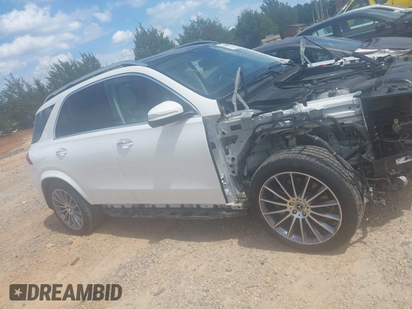 2021 Mercedes-Benz GLE 450 with VIN 4JGFB5KE9MA322853, listed as a IAAI auction lot 42460605 with 107,408 mi miles and . Bid and sale history available at DreamBid. Image 13.
