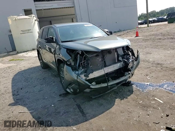 2019 Toyota Highlander LE with VIN 5TDBZRFH7KS711954, listed as a Copart auction lot 62260155 with 51,326 mi miles and Salvage title. Bid and sale history available at DreamBid. Image 14.