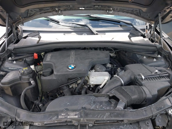 2015 BMW X1 sDrive28i with VIN WBAVM1C56FV314381, listed as a IAAI auction lot 41961245 with 68,182 mi miles. Bid and sale history available at carsss.com. Image 10.
