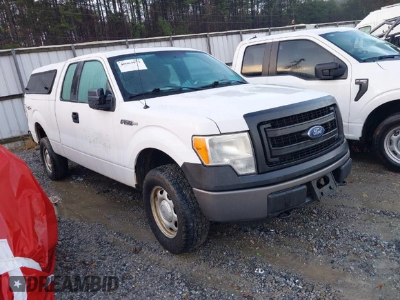 2013 Ford F-150 XL with VIN 1FTFX1EF9DFB87766, listed as a IAAI auction lot 40963973 with 195,796 mi miles. Bid and sale history available at carsss.com. Image 1.