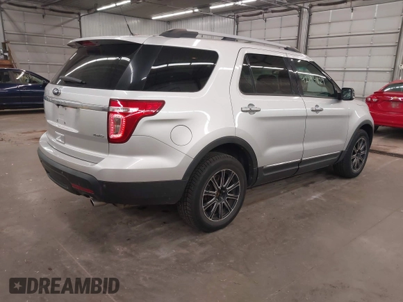 2014 Ford Explorer XLT z VIN 1FM5K8D8XEGA15680, wystawiony jako IAAI lot #42194829 z przebiegiem 179 946 mil mil oraz . Historia ofert i sprzedaży dostępna na DreamBid. Obrazek 4.