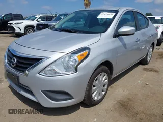 2019 Nissan Versa SV z VIN 3N1CN7AP7KL804002, wystawiony jako IAAI lot #42134636 z przebiegiem 75 107 mil mil oraz . Historia ofert i sprzedaży dostępna na DreamBid. Obrazek 2.