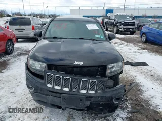 2017 Jeep Compass Latitude z VIN 1C4NJDEB9HD129184, wystawiony jako IAAI lot #41441314 z przebiegiem 45 764 mil mil oraz . Historia ofert i sprzedaży dostępna na DreamBid. Obrazek 12.