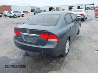 2009 Honda Civic LX-S z VIN 19XFA16609E021833, wystawiony jako IAAI lot #41613501 z przebiegiem 175 714 mil mil oraz . Historia ofert i sprzedaży dostępna na DreamBid. Obrazek 4.