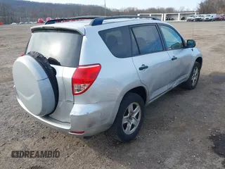 2007 Toyota RAV4 with VIN JTMBD33V675063719, listed as a IAAI auction lot 41911407 with 170,217 mi miles. Bid and sale history available at carsss.com. Image 4.