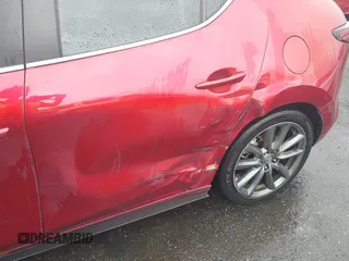 2019 Mazda 3 Preferred z VIN JM1BPAMM2K1135386, wystawiony jako IAAI lot #40367062 z przebiegiem 9 999 mil mil oraz . Historia ofert i sprzedaży dostępna na DreamBid. Obrazek 6.