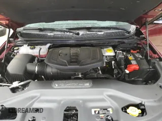 2025 Jeep Wagoneer с VIN 1C4SJVAP2SS501641, выставлен на аукционе Copart как лот 52308455 с пробегом 2 705 миль миль и Списание • Salvage title. История ставок и продаж доступна на DreamBid. Изображение 12.