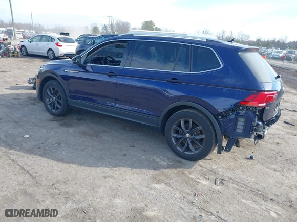 2022 Volkswagen Tiguan SE with VIN 3VV3B7AX4NM062714, listed as a IAAI auction lot 41173705 with 69,264 mi miles. Bid and sale history available at carsss.com. Image 3.