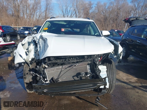2023 Volkswagen Atlas SE с VIN 1V2HR2CA1PC556110, выставлен на аукционе IAAI как лот 41131285 с пробегом 13 543 миль миль и . История ставок и продаж доступна на DreamBid. Изображение 12.