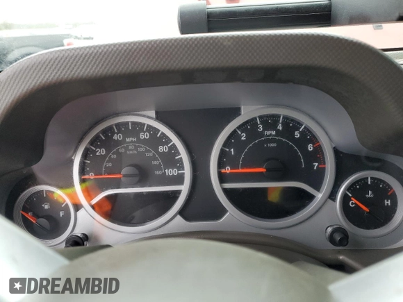 2007 Jeep Wrangler Unlimited Sahara z VIN 1J4GB59157L199454, wystawiony jako Copart lot #82314724 z przebiegiem Nie podano mil oraz Czysty tytuł • Clean title. Historia ofert i sprzedaży dostępna na DreamBid. Obrazek 9.