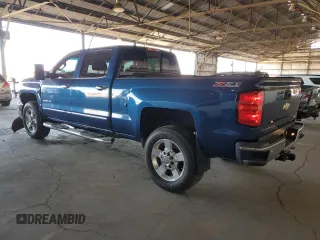 2016 Chevrolet Silverado 3500HD LTZ z VIN 1GC4K0C87GF258682, wystawiony jako Copart lot #57608235 z przebiegiem 213 684 mil mil oraz Szkoda całkowita • Salvage title. Historia ofert i sprzedaży dostępna na DreamBid. Obrazek 2.