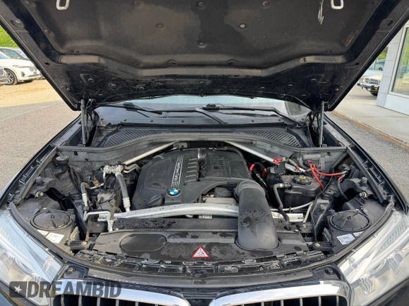 2015 BMW X5 xDrive35i z VIN 5UXKR0C56F0P07620, wystawiony jako Copart lot #59044735 z przebiegiem 224 351 mil mil oraz Czysty tytuł • Clean title. Historia ofert i sprzedaży dostępna na DreamBid. Obrazek 7.