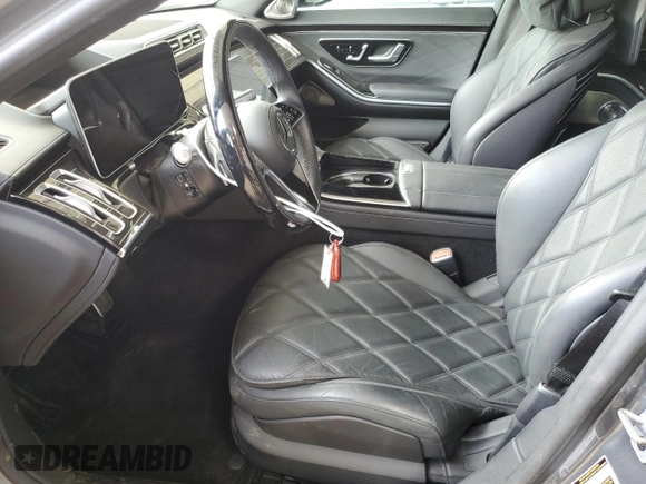 2024 Mercedes-Benz S 680 Maybach z VIN W1K6X7KB4RA243160, wystawiony jako Copart lot #49357235 z przebiegiem 6 440 mil mil oraz Szkoda całkowita • Salvage title. Historia ofert i sprzedaży dostępna na DreamBid. Obrazek 7.