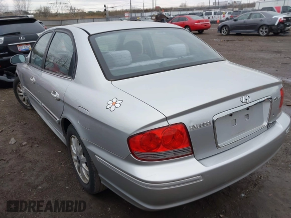 2005 Hyundai Sonata GLS with VIN KMHWF35H15A134005, listed as a IAAI auction lot 41820678 with 142,162 mi miles. Bid and sale history available at carsss.com. Image 3.