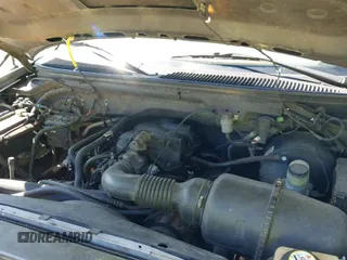 2003 Ford F-150 XL z VIN 1FTRF18243NB29920, wystawiony jako IAAI lot #42037138 z przebiegiem 230 215 mil mil oraz . Historia ofert i sprzedaży dostępna na DreamBid. Obrazek 19.