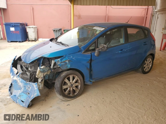 2013 Ford Fiesta SE z VIN 3FADP4EJ7DM216071, wystawiony jako Copart lot #58629155 z przebiegiem 73 407 mil mil oraz Szkoda całkowita • Salvage title. Historia ofert i sprzedaży dostępna na DreamBid. Obrazek 1.