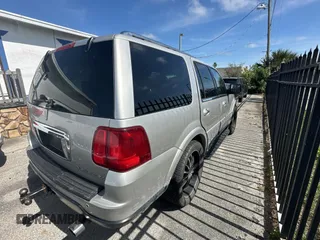 2003 Lincoln Navigator Ultimate with VIN 5LMFU27R83LJ21238, listed as a Copart auction lot 46644205 with 153,452 mi miles and Clean Title. Bid and sale history available at carsss.com. Image 4.