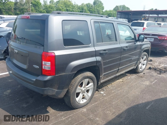 2014 Jeep Patriot Latitude z VIN 1C4NJPFA9ED763968, wystawiony jako IAAI lot #42395766 z przebiegiem 134 504 mil mil oraz . Historia ofert i sprzedaży dostępna na DreamBid. Obrazek 4.