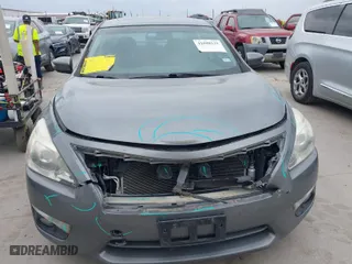 2015 Nissan Altima 2.5 S with VIN 1N4AL3AP8FC475921, listed as a IAAI auction lot 41698131 with 107,153 mi miles. Bid and sale history available at carsss.com. Image 6.