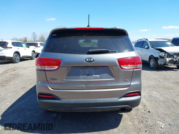 2016 Kia Sorento LX z VIN 5XYPGDA55GG110302, wystawiony jako IAAI lot #42045429 z przebiegiem 166 368 mil mil oraz . Historia ofert i sprzedaży dostępna na DreamBid. Obrazek 16.