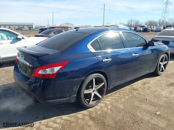 2009 Nissan Maxima 3.5 S with VIN 1N4AA51EX9C832326, listed as a IAAI auction lot 41592523 with 172,599 mi miles. Bid and sale history available at carsss.com. Image 4.