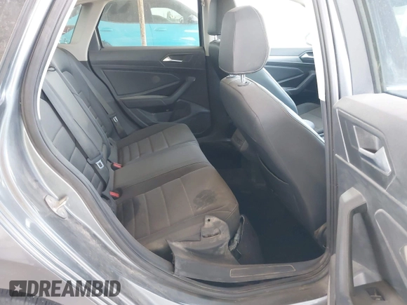 2021 Volkswagen Jetta S z VIN 3VWC57BU0MM028310, wystawiony jako IAAI lot #41938979 z przebiegiem 61 056 mil mil oraz . Historia ofert i sprzedaży dostępna na DreamBid. Obrazek 8.