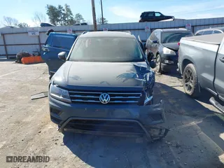 2021 Volkswagen Tiguan SE with VIN 3VV3B7AX1MM023903, listed as a IAAI auction lot 41712233 with 1 mi miles. Bid and sale history available at carsss.com. Image 11.