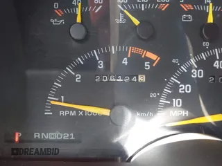1994 GMC Suburban с VIN 1GKFK16K3RJ768618, выставлен на аукционе IAAI как лот 41795895 с пробегом 206 124 миль миль и . История ставок и продаж доступна на DreamBid. Изображение 15.