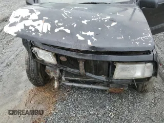 1992 Geo Tracker z VIN 2CNBJ18U8N6938728, wystawiony jako Copart lot #79459914 z przebiegiem 17 751 mil mil oraz Szkody całkowita. Historia ofert i sprzedaży dostępna na DreamBid. Obrazek 12.
