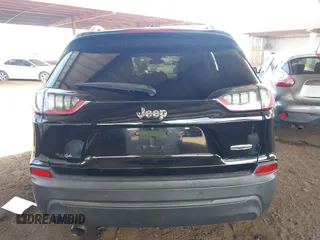 2019 Jeep Cherokee Latitude Plus z VIN 1C4PJLLB2KD420090, wystawiony jako IAAI lot #42094704 z przebiegiem 81 545 mil mil oraz . Historia ofert i sprzedaży dostępna na DreamBid. Obrazek 16.