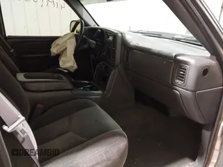 2006 Chevrolet Silverado 1500 LT1 with VIN 2GCEK13Z561329466, listed as a IAAI auction lot 41191062 with 208,661 mi miles. Bid and sale history available at carsss.com. Image 5.