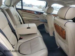 2007 Jaguar XJ Vanden Plas z VIN SAJWA82B67SH13461, wystawiony jako Copart lot #49654865 z przebiegiem 151 298 mil mil oraz Szkody całkowita. Historia ofert i sprzedaży dostępna na DreamBid. Obrazek 10.