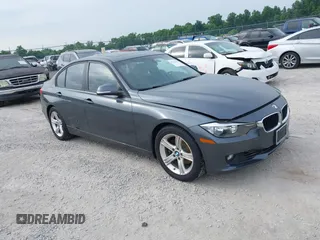 2014 BMW 3 Series 328i z VIN WBA3A5C58EP600887, wystawiony jako IAAI lot #42511539 z przebiegiem 137 055 mil mil oraz . Historia ofert i sprzedaży dostępna na DreamBid. Obrazek 1.