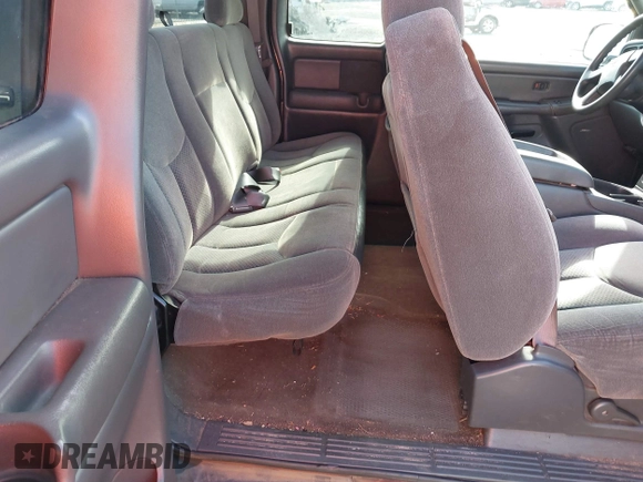 2004 Chevrolet Silverado 1500 Work Truck with VIN 2GCEC19T441204973, listed as a IAAI auction lot 41575021 with Not Provided miles. Bid and sale history available at carsss.com. Image 8.