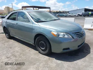 2007 Toyota Camry CE z VIN 4T1BE46K67U694721, wystawiony jako IAAI lot #42196462 z przebiegiem 144 154 mil mil oraz . Historia ofert i sprzedaży dostępna na DreamBid. Obrazek 1.