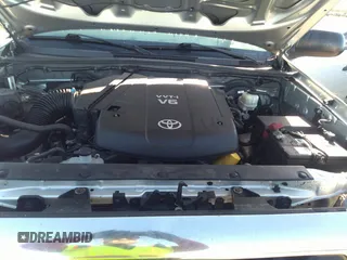 2013 Toyota Tacoma PreRunner z VIN 5TFJU4GN5DX048415, wystawiony jako IAAI lot #34578204 z przebiegiem 104 497 mil mil oraz . Historia ofert i sprzedaży dostępna na DreamBid. Obrazek 10.