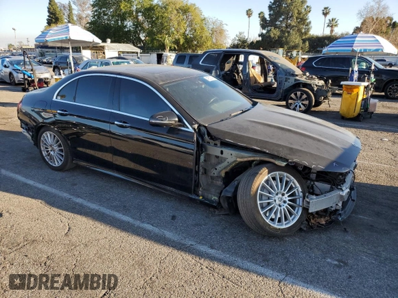 2022 Mercedes-Benz E 350 z VIN W1KZF8DB0NB085097, wystawiony jako Copart lot #46523145 z przebiegiem 65 247 mil mil oraz Szkoda całkowita • Salvage title. Historia ofert i sprzedaży dostępna na DreamBid. Obrazek 4.