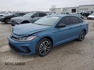 2025 Volkswagen Jetta Sport z VIN 3VWBX7BU2SM032815, wystawiony jako Copart lot #43395815 z przebiegiem 723 mil mil oraz Szkoda całkowita • Salvage title. Historia ofert i sprzedaży dostępna na DreamBid. Obrazek 1.