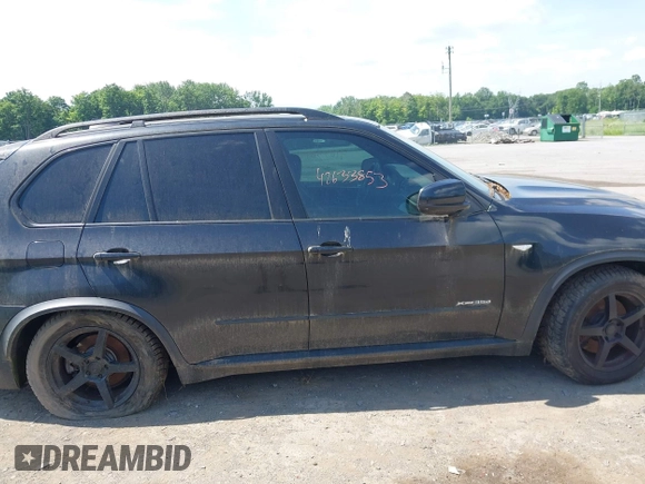 2012 BMW X5 35d z VIN 5UXZW0C51CL665326, wystawiony jako IAAI lot #42633853 z przebiegiem Nie podano mil oraz . Historia ofert i sprzedaży dostępna na DreamBid. Obrazek 13.