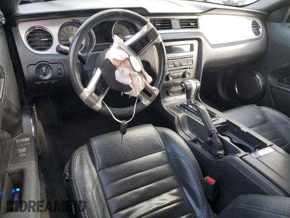 2010 Ford Mustang GT z VIN 1ZVBP8FH8A5138001, wystawiony jako Copart lot #81775734 z przebiegiem 90 489 mil mil oraz Szkoda całkowita • Salvage title. Historia ofert i sprzedaży dostępna na DreamBid. Obrazek 8.