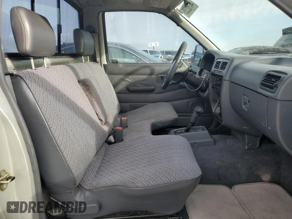 1996 Nissan Frontier XE z VIN 1N6SD11S1TC389671, wystawiony jako Copart lot #44762335 z przebiegiem 207 938 mil mil oraz Szkoda całkowita • Salvage title. Historia ofert i sprzedaży dostępna na DreamBid. Obrazek 10.