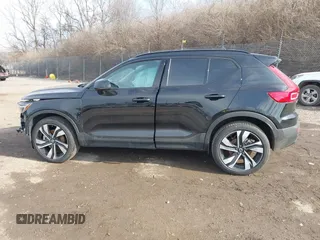 2024 Volvo XC40 Plus Dark Theme with VIN YV4L12UL8R2270960, listed as a IAAI auction lot 41642556 with 5,909 mi miles and . Bid and sale history available at DreamBid. Image 15.