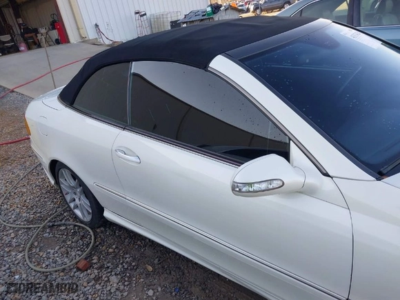 2009 Mercedes-Benz CLK-Class 3.5L with VIN WDBTK56F89T106562, listed as a IAAI auction lot 41313426 with 161,578 mi miles. Bid and sale history available at carsss.com. Image 13.