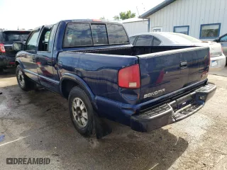 2002 GMC Sonoma SLS with VIN 1GTDT13W42K198720, listed as a Copart auction lot 59402374 with 106,175 mi miles and Salvage Title. Bid and sale history available at carsss.com. Image 2.