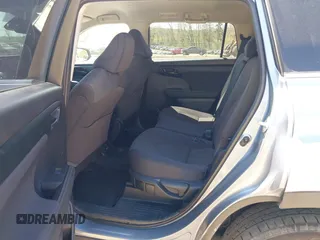 2021 Toyota Highlander L z VIN 5TDBZRBH6MS082566, wystawiony jako IAAI lot #42104315 z przebiegiem 61 231 mil mil oraz . Historia ofert i sprzedaży dostępna na DreamBid. Obrazek 8.