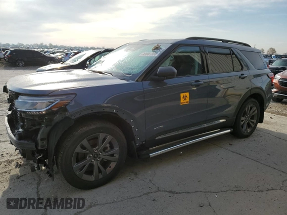 2025 Ford Explorer Active with VIN 1FMUK8DH1SGA42144, listed as a Copart auction lot 49801365 with 3,239 mi miles and Salvage Title. Bid and sale history available at carsss.com. Image 1.