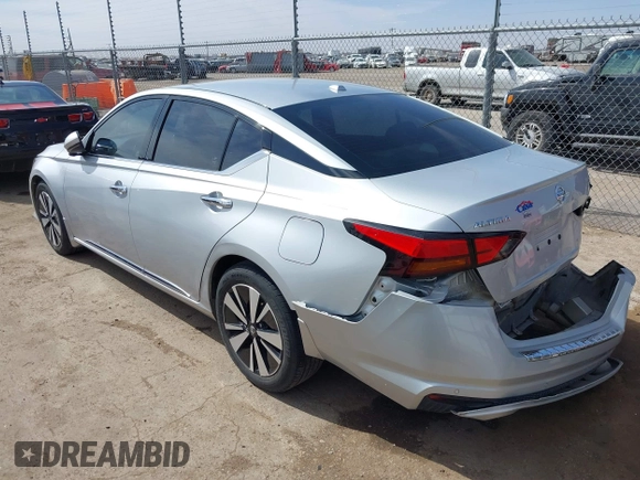 2019 Nissan Altima 2.5 SV with VIN 1N4BL4DV3KN305825, listed as a IAAI auction lot 41697209 with 96,619 mi miles. Bid and sale history available at carsss.com. Image 3.